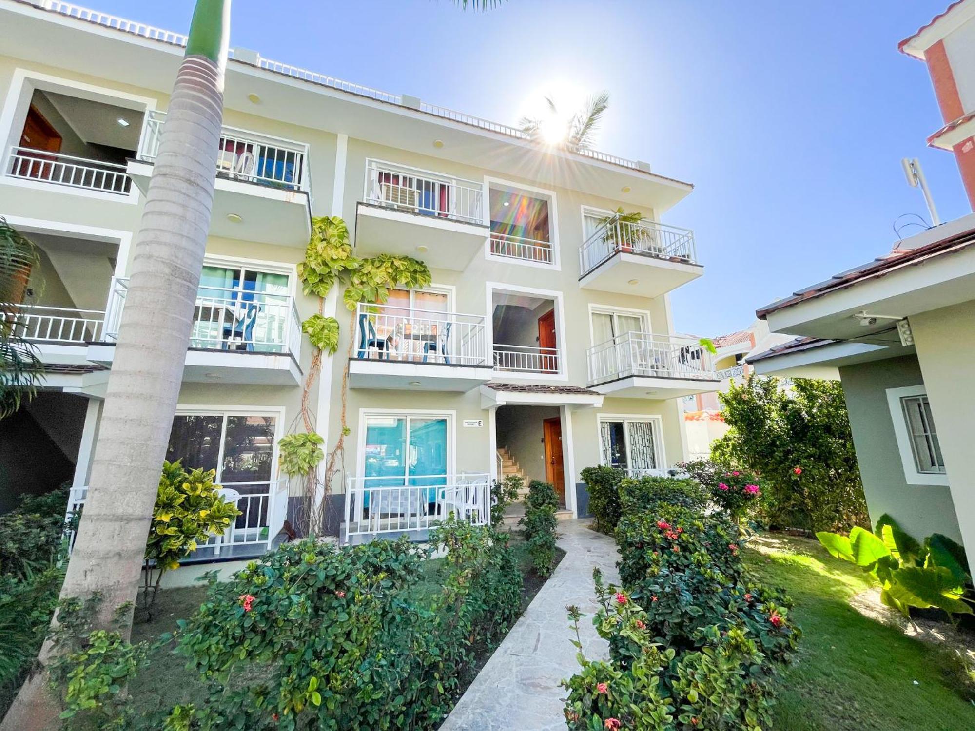 Tropical Adventures Sol Caribe Studios Suites Bavaro Beach & Pool Punta Cana Ngoại thất bức ảnh